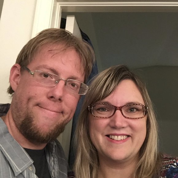 Meet your Poshers Brad and Heather - Picture 10 of 14